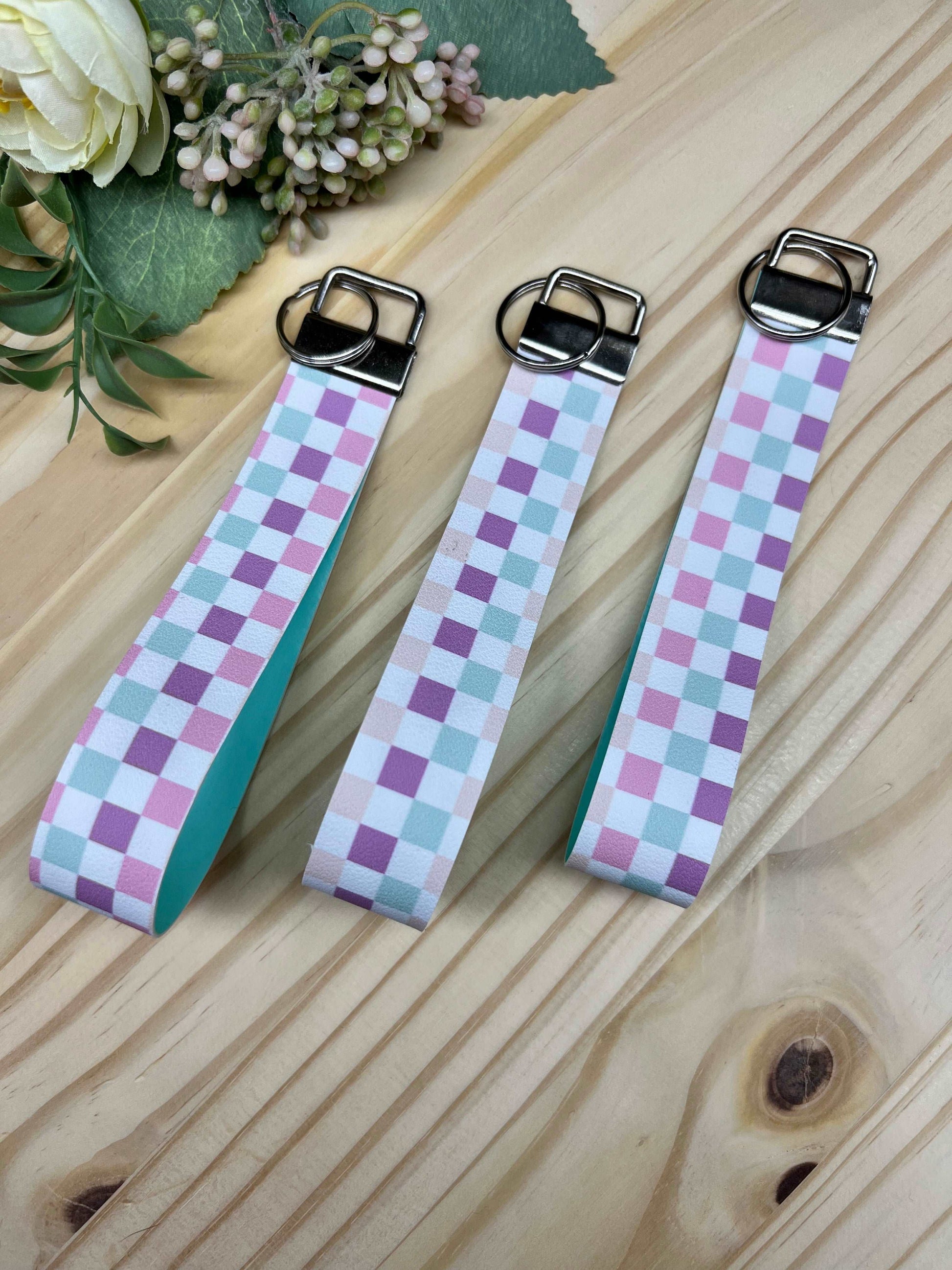 Pastel Checkered Key Fo