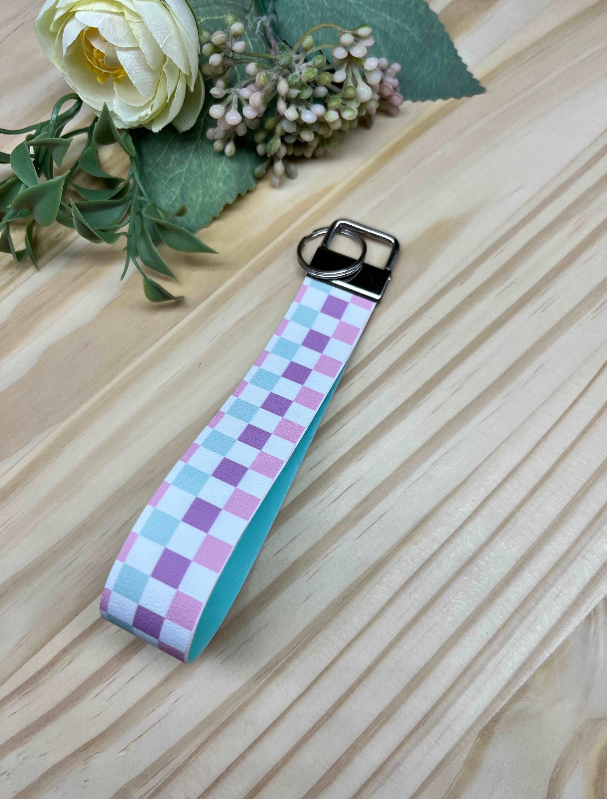 Pastel Checkered Key Fo